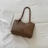 Bolsa tejida de gran capacidad, nuevo modelo de verano 2026, estilo moderno y relajado, adecuada como bolsa de mano para la escuela y el trabajo.