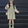 Roupas de Outono para Meninas Estilo Coreano Casaco de Comprimento Médio 2026 Novo Estilo Meninas Crianças Mais Velhas Moda de Outono Jaqueta Corta-vento Roupas de Primavera e Outono para Crianças