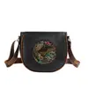 Bolsa Transversal Feminina Estilo Nacional Retro Transfronteiriça Novo Modelo 2026 Versátil Tendência Emborçada Bolsa de Ombro Transversal Feminina