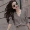 Traje retro chique estilo Hong Kong de outono inicial, roupas de alta qualidade com temperamento de deusa, vestido de malha da moda, roupas femininas