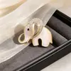 Broche Nuevo de Aleación Gama Alta Nicho Mujer Wholesale Peonía Pin de Gama Alta Abrigo Traje Broche Versátil de Gama Alta