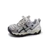Zapatos deportivos para niños, nuevo modelo de otoño, zapatos casuales de malla transpirable para niños, modernos y versátiles, zapatillas tipo papá para niñas, de moda