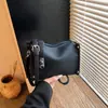 2026 Nueva Bolso de Hombro Cruzado con Hebilla Retro para Mujer Versátil para Viajes Diarios Bolso Cuadrado Pequeño de Cuero PU Simple y de Moda