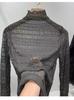 Camiseta de cuello alto súper suave de alta calidad, ligeramente transparente, fina, de manga larga, para mujer, con textura plisada, encaje de malla, parte inferior de camiseta