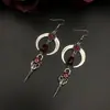 Nuevo Arete de Titanio con Cadena de Ala de Zircón Rojo Estilo Retro Oscuro, Stud para Hélice de Oreja, Subcultura Y2K, Stud para Lóbulo de Oreja para Mujer