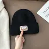 Chapéu Feminino Outono e Inverno Camada Dupla Espessado Quente Malha Estilo Coreano Moda Aplique Chapéu de Lã Masculino Exterior Proteção de Orelha Chapéu para Frio