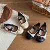 Zapatos de piel para niña estilo coreano, nuevos modelos de primavera y otoño, zapatitos de princesa para niños estilo Chanel pequeño, mocasines de bebé, zapatos planos para niñas pequeñas