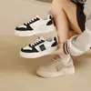 Tênis Brancos Novos para Mulheres 2026, Estilo Coreano Primavera e Verão Ins Casual Esportivo Versátil para Estudantes, Estilo de Rua K2708