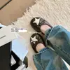 En Stock~Mismo Estilo que Uva Mamá~Zapatos de Ballet Estrella, Redondeados que Reducen la Edad, de Terciopelo con Moño Bajo, de Tacón Bajo para Mujer