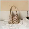 Bolso Tote Minimalista Texturizado de Puntos para el Brazo Verano 2026 Nuevo Diseño de Nicho Bolso de Mano Casual con Personalidad Bolso de Hombro