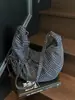 Bolsa Versátil de Grande Capacidade para Mulheres, Estilo Preguiçoso Coreano, Bolsa Transversal Xadrez Formato Dumpling para Estudantes Universitários