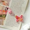Chaveiro Pingente Pequena Flor Borboleta de Resina Acessórios DIY para Bolsas, Ganchos Pequenos de Porta, Mochilas, Decorações de Fones de Ouvido, Pequenos Presentes