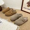 Use suela de hebilla gruesa 2026 sin cordones estilo nuevo zapatillas exteriores de algodón invierno zapatillas de media caña mules para mujer forro de felpa cálido correa de cuero retro