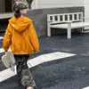 Conjunto de jaqueta com capuz de estrela de cinco pontas novo para outono de 2026 para crianças, conjunto casual solto de calça larga de duas peças para meninos e meninas