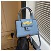 Bolso de mano texturizado de color liso, bolso pequeño informal para mujer, nuevo bolso bandolera de hombro de moda popular 2023, bolso cuadrado pequeño