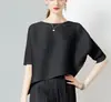 026 Top plisado para mujer, diseño moderno, estilo nicho Issey Miyake, nueva camiseta asimétrica holgada talla grande, elegante para mujer