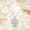 Directo del fabricante: Collar con colgante de trébol de cuatro hojas redondo de moissanita para mujer, diseño hueco, joyería de cadena para clavícula versátil y elegante