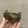 Colección de Cobre Estilo Antiguo: Quemador de Incienso Pequeño Rectangular con Cuatro Patas, Estilo Xuan De, Diseño de Nudo de Bambú, Asa en Forma de Corona, Adorno Decorativo Vintage