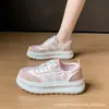 Zapatos casuales de suela gruesa con aumento de altura oculto para mujer, nueva llegada primavera 2026, desgastados, cómodos, ligeros, versátiles, zapatillas de plataforma que aumentan la altura