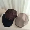 Nuevo boina de estilo retro británico con rayas y visera de cuero patchwork para mujer, otoño de 2026, a la moda, casual, versátil
