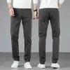 Calça casual de alta qualidade cinza claro para homens, corte reto solto, calça de outono, novo modelo primavera/outono 2026, tamanho grande, comprimento longo