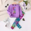Conjunto Casual de Primavera y Otoño para Niñas: Conjunto de Dos Piezas: Top de Manga Larga con Estampado de Letras + Pantalones con Estampado de Leopardo Arcoíris Degradado