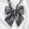 Gravata Jk Cinza e Dourada Marca H para Mulheres, Estilo Universitário, Sensação de Material Escolar, Gravata Cinza Curta Fácil de Usar para Homens, Moderna