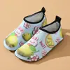 Venta Directa de Fábrica de Zapatos de Playa para Niños, Antideslizantes, Resistentes al Desgaste, Transpirables, Resistentes a Cortes, Calcetines para Piso de Interior y Cubrezapatos Adhesivos