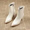 Outono/Inverno 2025 Novo Estilo Francês Salto Alto Plataforma Ultra Alto Botas de Cano Curto Tamanho Grande Bico Fino em Estoque Botas de Tornozelo Transfronteiriças