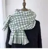 Bufanda Nueva de Tartán Pied de Poule de Invierno para Mujer, Bufanda Suave y Cera de Imitación Cachemir con Borlas, Engrosada y Cálida, Chal Versátil al por Mayor