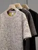 Camiseta Estilosa Desgastada Verano 2026 Camiseta de Seda de Hielo de Manga Corta para Hombre con Diseño de Flor Quemada Top de Moda Artículo de Moda de Lujo