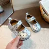 Sapatos de Princesa com Bolinhas para Meninas, Sapatos Rasos de Couro para Bebês, Novo Modelo Outono 2026, Sapatos Individuais Fofos com Solado Macio para Crianças, Estilo Coreano