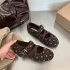 Sapatos Mary Jane retrô de bolinhas para mulheres, sapatilhas de lã com bico redondo e tira cruzada para outono e inverno, sapatos de couro versáteis de sola macia