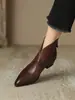 Botas Martin Vintage Marrons de Bico Fino para Mulheres, Botas Curtas Estilo Britânico com Corte em V, Botas de Cano Curto com Salto Grosso de Altura Média para Mulheres