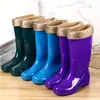 [Resistentes al olor, sin forro] Zapatos acuáticos para mujer, modernos y antideslizantes, impermeables, botas de lluvia de caña alta, zapatos de goma para uso en la cocina y lavado de autos