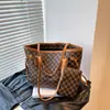 Bolsa Tote Estampada Retrô 2026, Bolsa Feminina Grande Capacidade Fashion e Tendência, Nova Bolsa de Ombro com Textura Simples Casual
