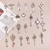 20 Trébol de Cuatro Hojas Amor Llave Pequeña Aleación Joyería Colgante Pulsera Collar Colgante de Cuentas Hecho a Mano Colgante de Llave