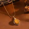 Colar com Pingente Geométrico Olho de Gato Cobre Estilo Retrô Francês de Luxo Leve para Mulheres, Galvanizado a Ouro PVD, Resistente à Água, Cor Duradoura, Corrente de Cobra em Aço Titânio