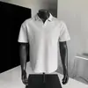Camisa polo de estilo americano resistente con hombros rectos para hombre, camiseta de verano de manga corta deconstruida con cuello camisero, elegante y sofisticada con cuello en V y media manga