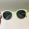 Óculos de Sol Polarizados Infantis Tendência 2026 para Meninos e Meninas, Óculos de Sol Infantis com Armação Redonda Fashion em Material Macio Tpee