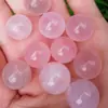 Suministro de fábrica bola de cristal de polvo de piedra original bola de cristal de polvo de Madagascar pulido artesanía de piedra hibisco adornos de regalo