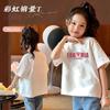 Camiseta de manga curta infantil com estampa de urso de morango para meninas, nova blusa casual de verão para bebês, roupas de verão, camisa básica da moda