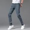 Jeans reto solto de luxo leve para homens, novo jeans de alta qualidade com stretch para primavera-verão 2026, jeans com orelha vermelha