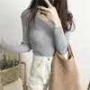 Top de punto fino para primavera y otoño 2026, nuevo y moderno, con cuello en V y manga larga, suéter interior de corte bajo para mujer, otoño e invierno