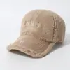 Boné de Baseball Bordado com Letra de Veludo de Cordeiro com Strass para Homens e Mulheres Inverno Outdoor Quente Ciclismo Esportes Boné Aba Reta Atacado