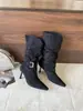 Botas curtas de moda retrô com bico fino e salto agulha, de design simples e elegante, versáteis e confortáveis, com uma canoa larga que cria um efeito emagrecedor