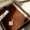 Popular Cadena para Clavícula Rosa de Flor de Cuatro Hojas Estilo Hada de Gama Alta Lujo Ligero Versátil Moda Personalidad Collar para Mujeres
