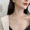 Colar com Pingente de Tassel Letra Estilo Coreano de Alta Qualidade Amor para Mulheres Moda Luxo Leve Retro Design Versátil Aço Titânio Sem Cor