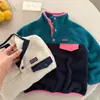 Sudadera infantil 2026, nueva colección de otoño, unisex, diseño color block, cuello alto, suéter pullover para bebé, moderno