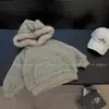 Moletom de Veludo Infantil 2025 Inverno Novo Moletom de Veludo com Capuz Listrado Tops de Bebê Soltos Preguiçosos para Homens e Mulheres